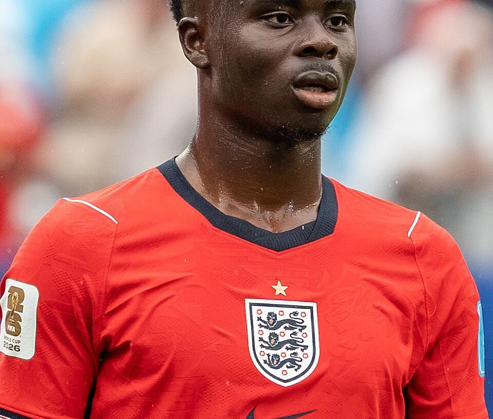 Bukayo Saka fitness concerns grow ahead of England’s World Cup knockout campaign as Neville and Wright question winger’s condition.