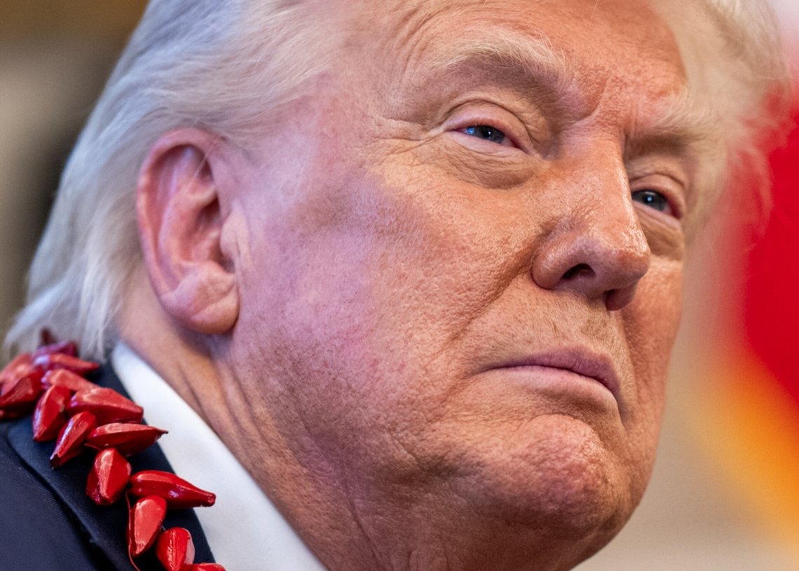 U.S president Donald Donald Trump is having a meltdown Lashed Out at Obama After Midterm Rallies.